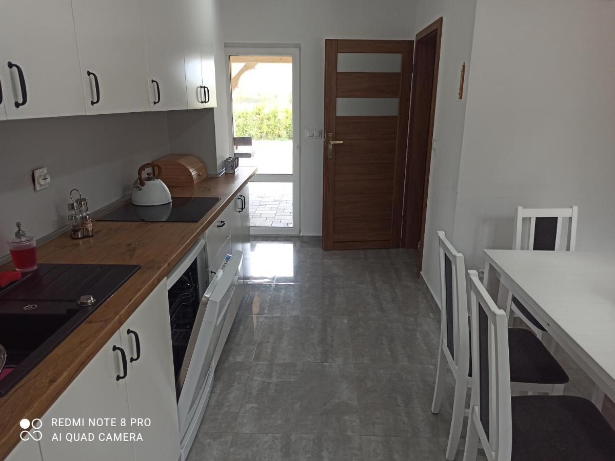 شقة Apartameny Wiktoria I Nikola W Karwiku بيش المظهر الخارجي الصورة